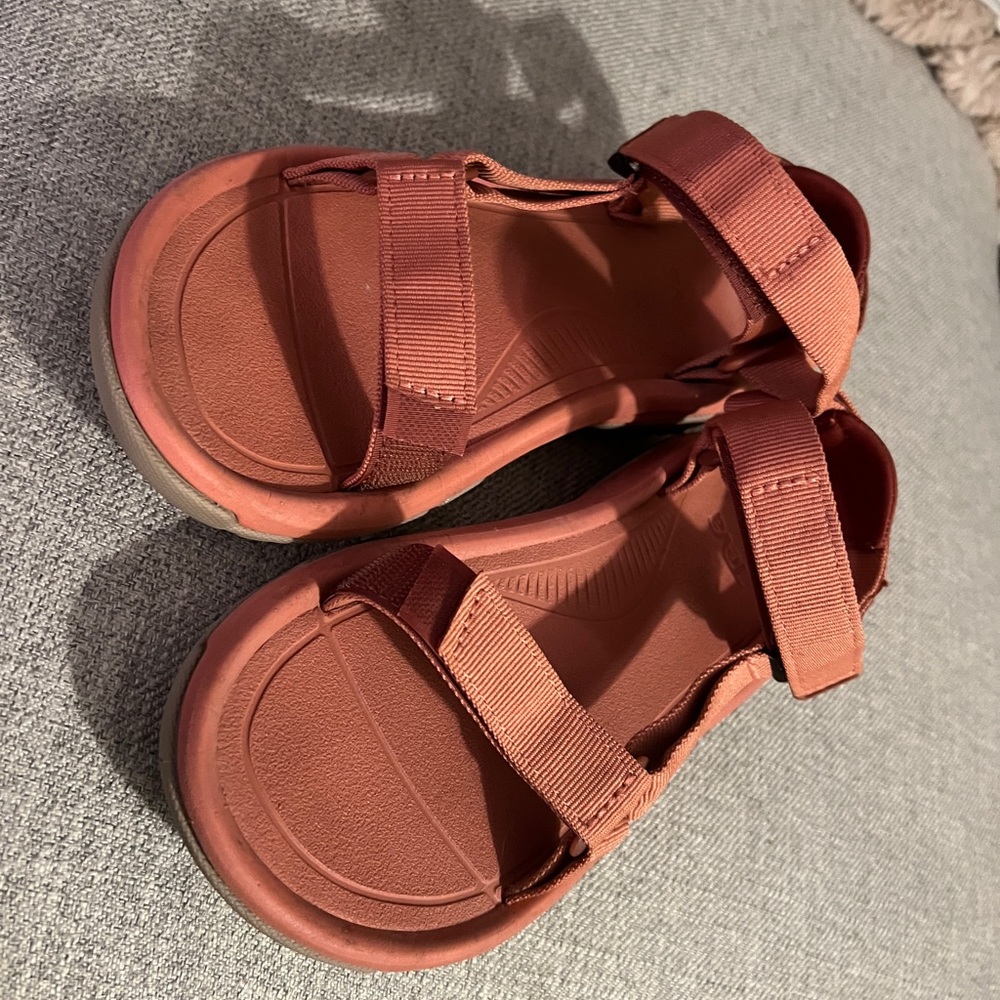 Teva Hurricane Sandals size 6